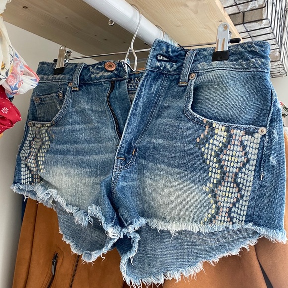 American Eagle Outfitters Pants - American Eagle hi-rise festival jean shorts size 6